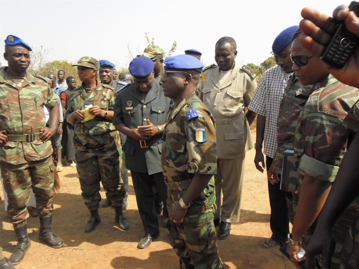 En tournée dans les casernes, le général Bakayoko à Korhogo : “Les récalcitrants seront radiés de l’armée”